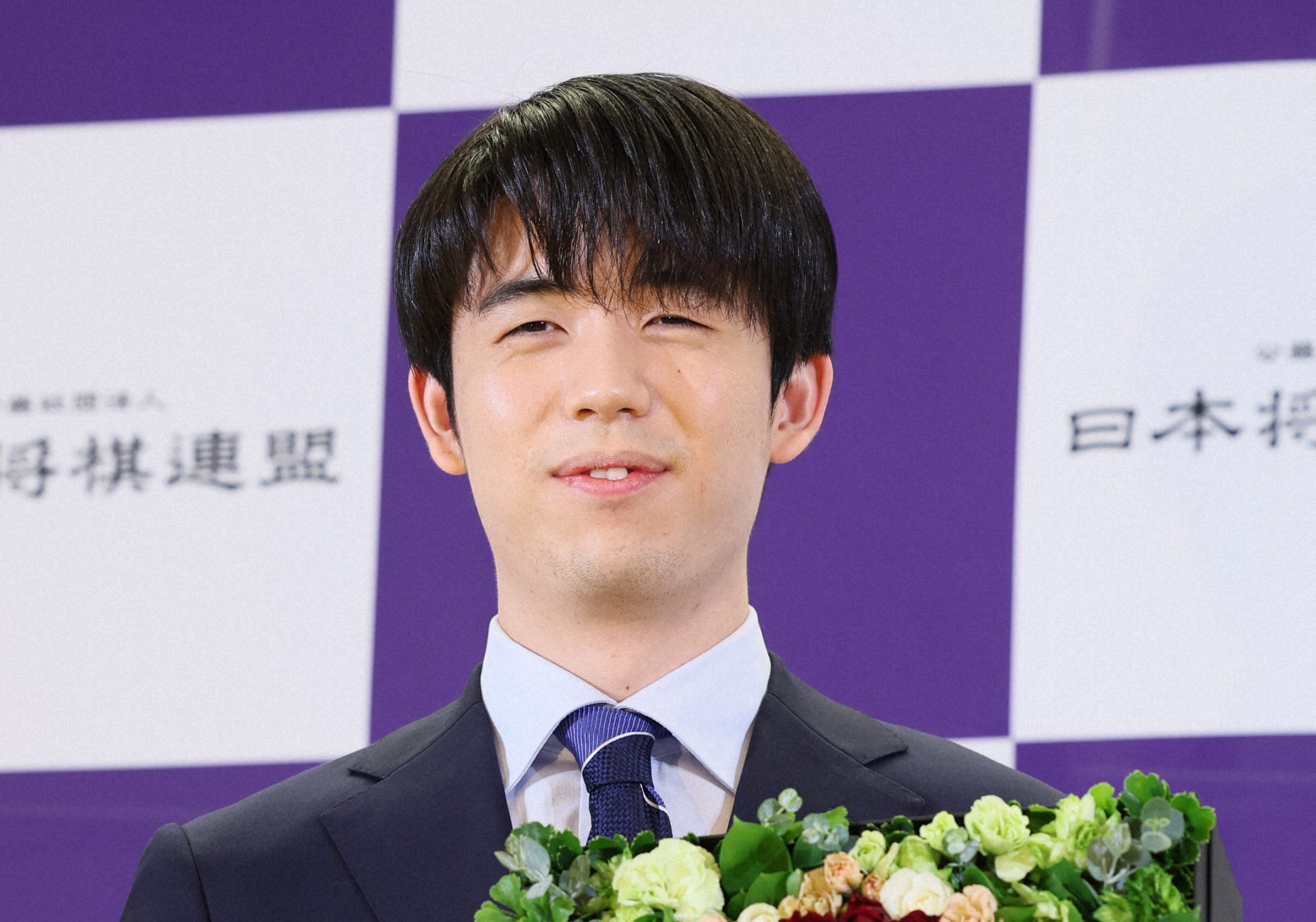 藤井名人、史上初の８冠達成　やってきた１強時代【ニュース知りたいんジャー】