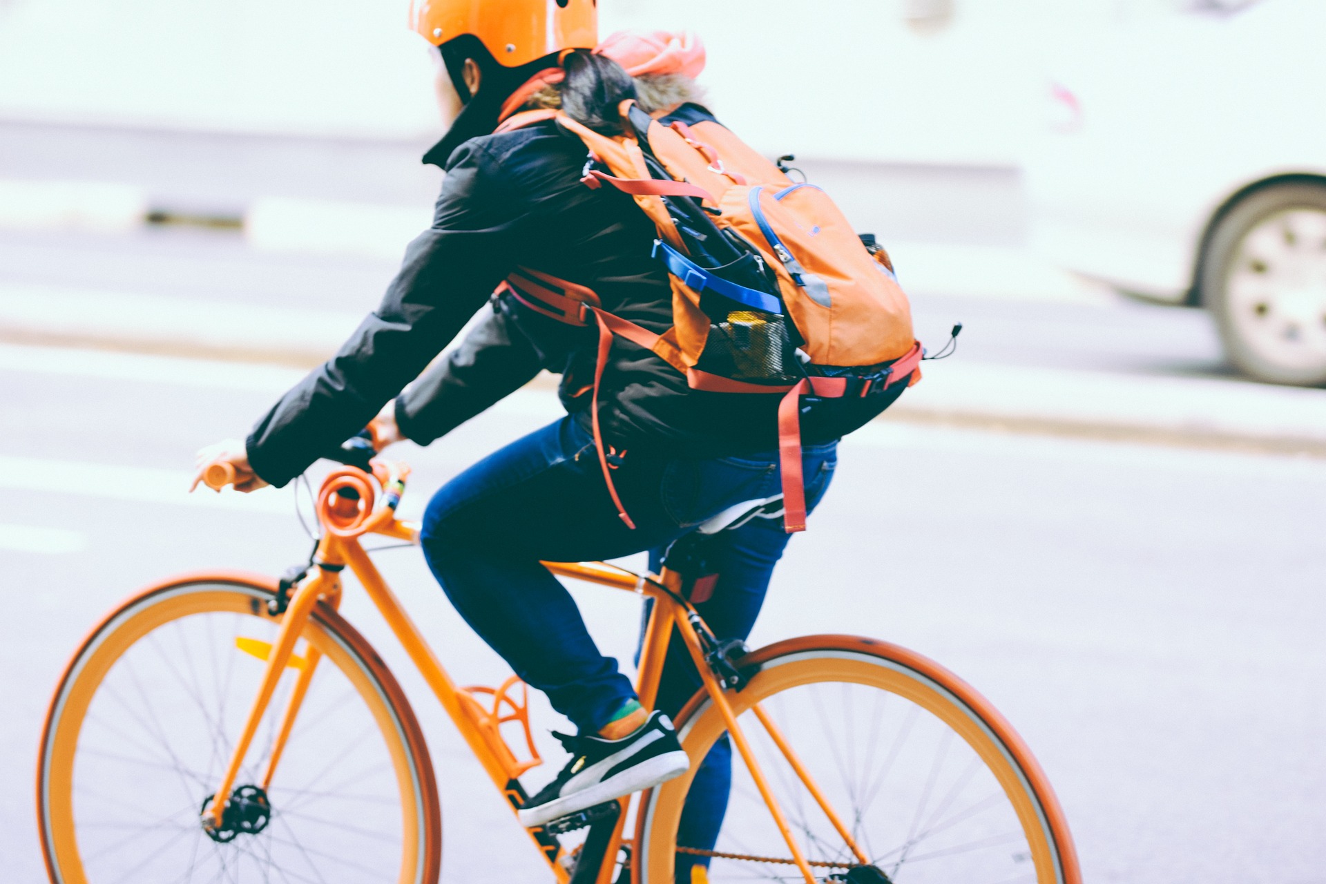 自転車のペダルを後ろにこいでも、後ろに進まないのはなぜ？【疑問氷解】