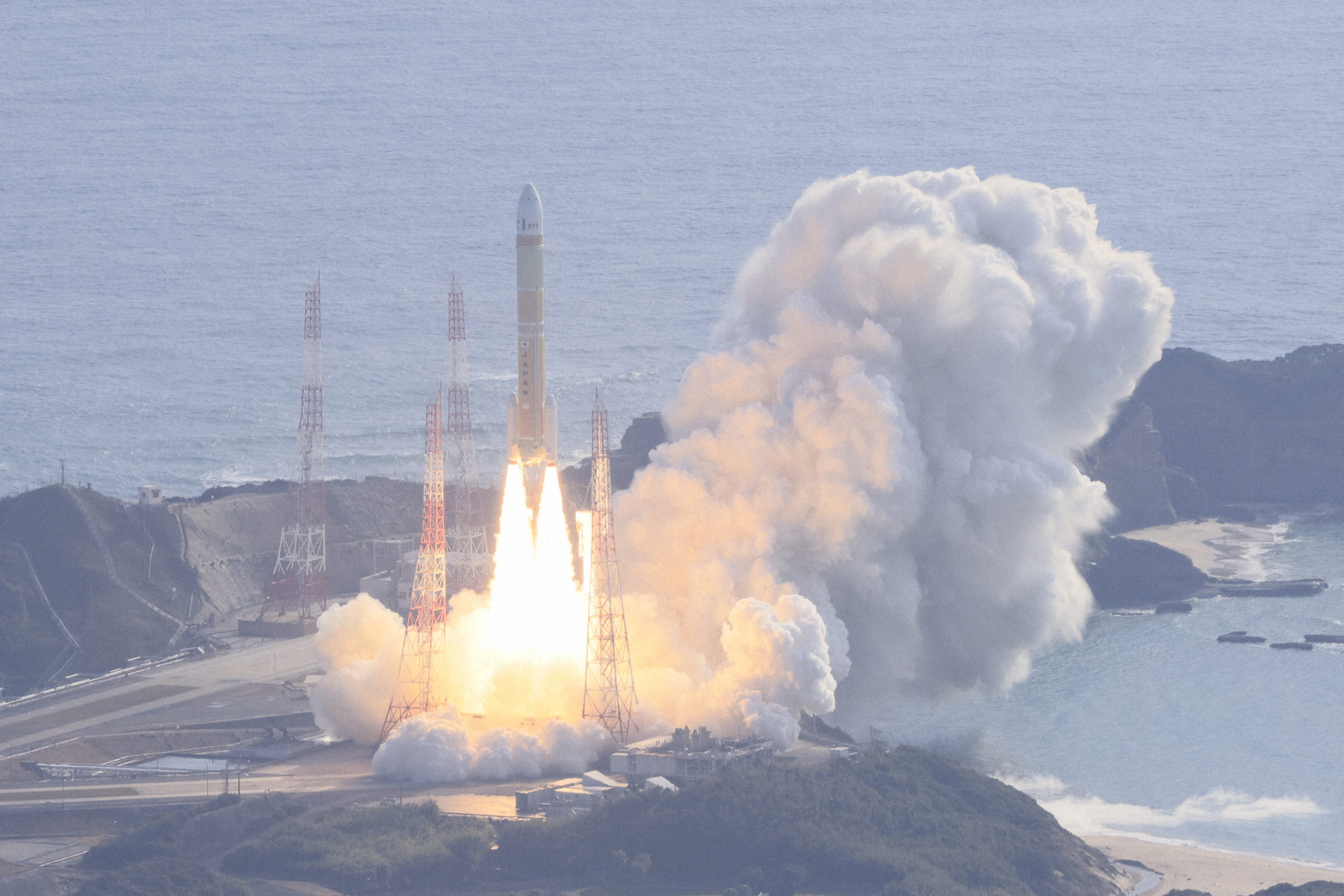 酸素がない宇宙で、ロケットはどうやって燃料を燃やすの？【疑問氷解】
